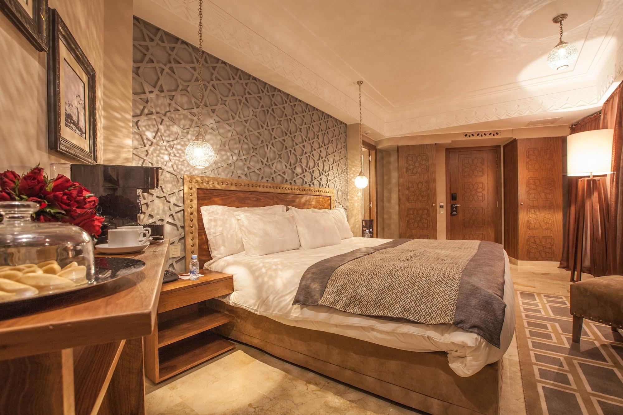 이베르나지 호텔 앤드 스파 마라케시 외부 사진 A bedroom at the hotel