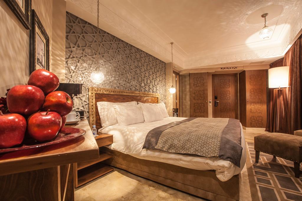 이베르나지 호텔 앤드 스파 마라케시 외부 사진 A bedroom at the hotel