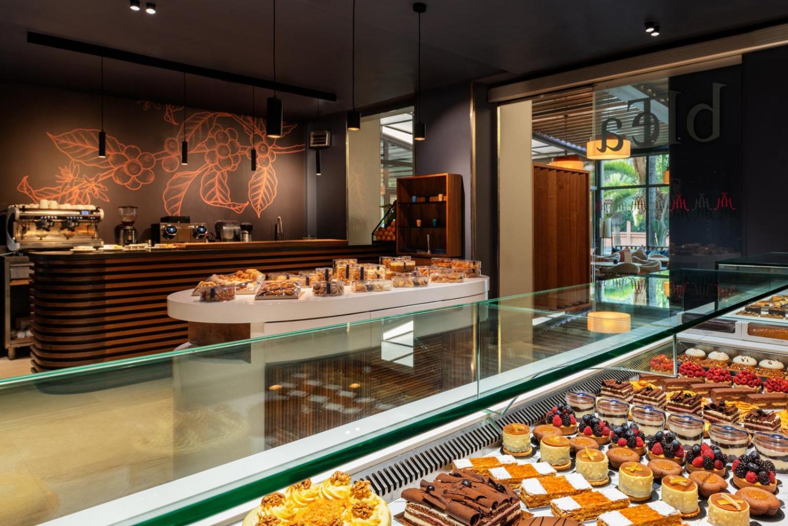 이베르나지 호텔 앤드 스파 마라케시 외부 사진 The interior of a Starbucks Reserve store in Milan, Italy