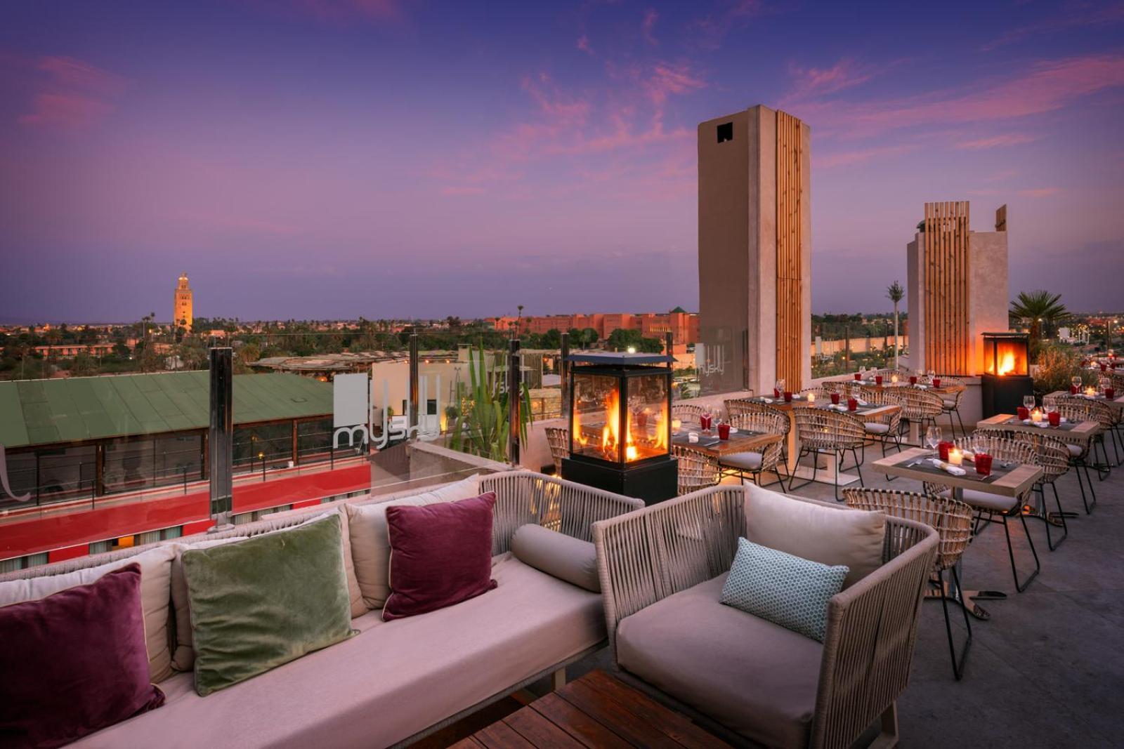 이베르나지 호텔 앤드 스파 마라케시 외부 사진 Rooftop bar at the Four Seasons Hotel, Marrakech